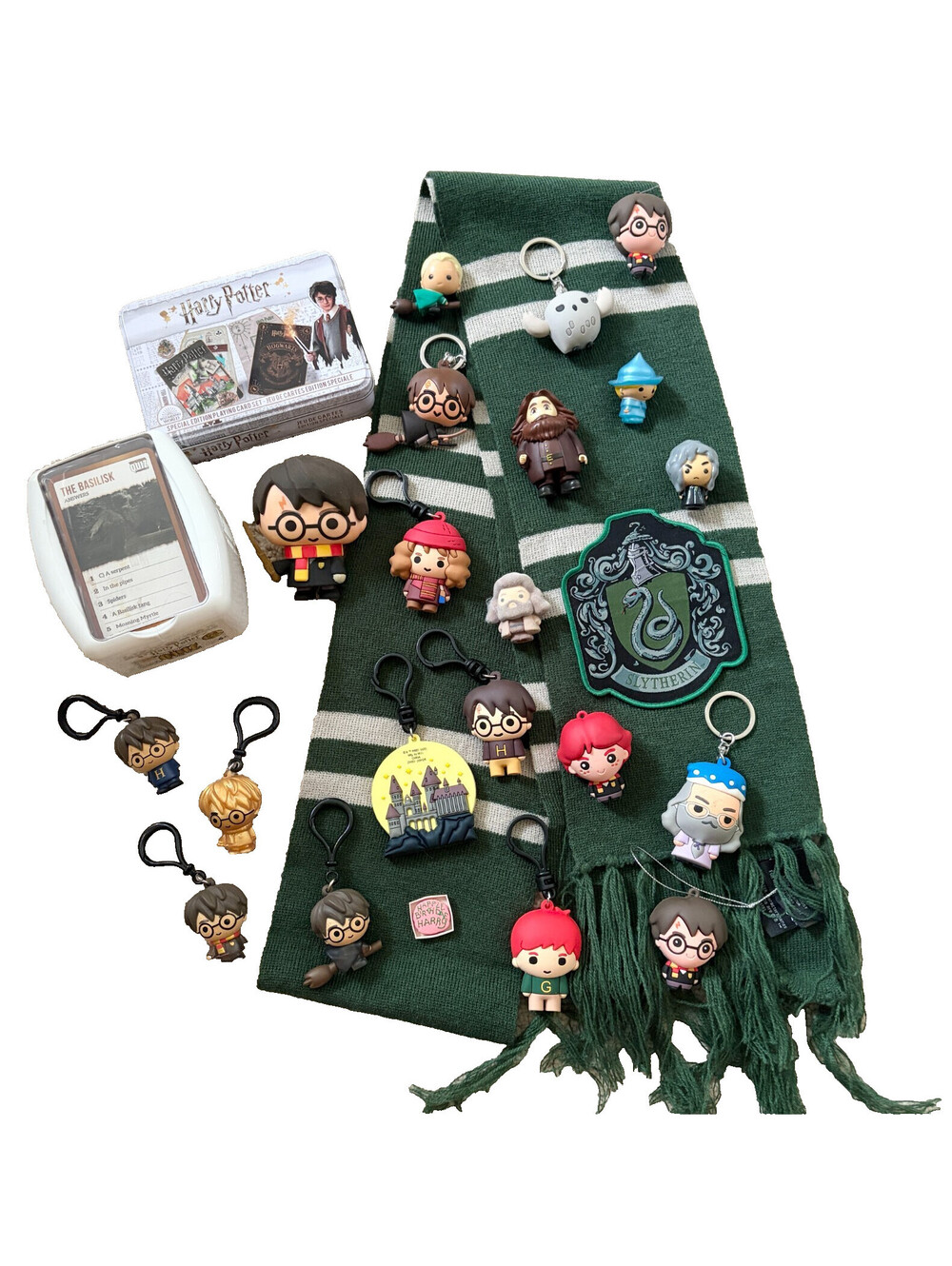 25 Pc Harry Potter Lot Keychain Ornament Quiz Card Game Scarf Figurine